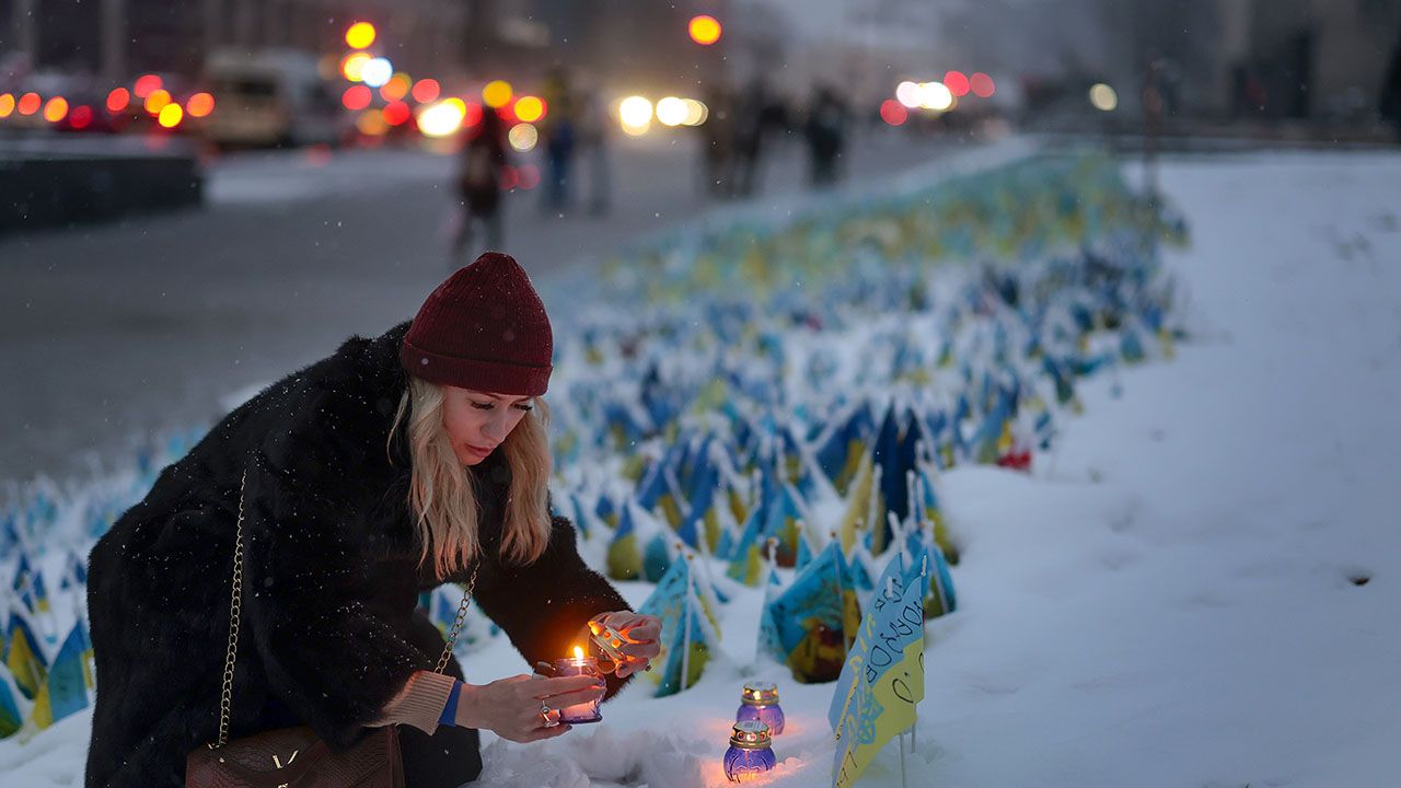 „Ukraina poświęcając życie obywateli, broni dziś Europy, jej wartości i kultury” (fot.  Jeff J Mitchell/Getty Images)