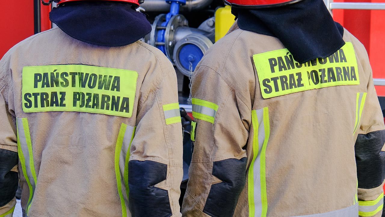 Osiem zastępów straży pożarnej interweniowało po eksplozji gazu w kamienicy przy ul. Paderewskiego (fot. Shutterstock)