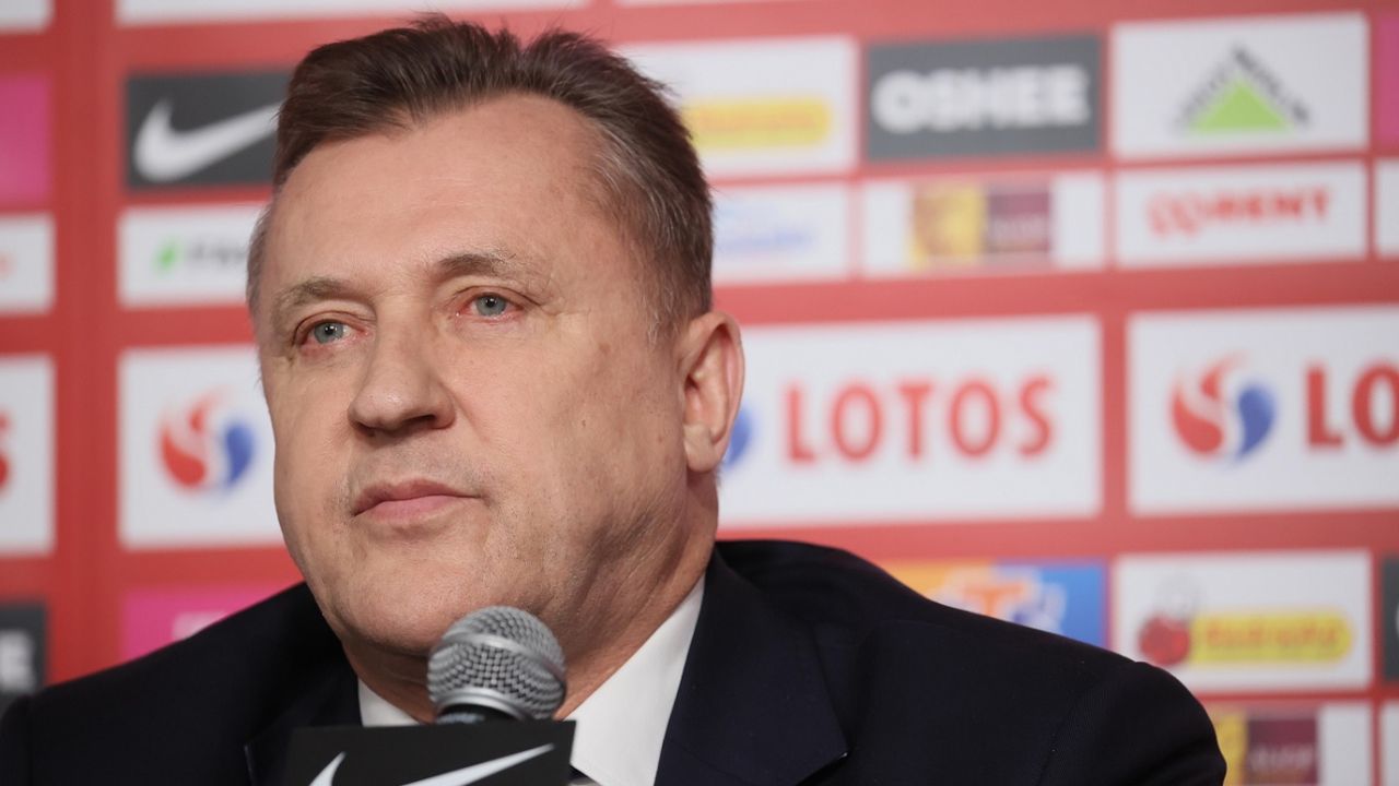 Cezary Kulesza wyjaśnia, że apel to reakcja na „skandaliczną decyzję FIFA” (fot. PAP/Leszek Szymański)