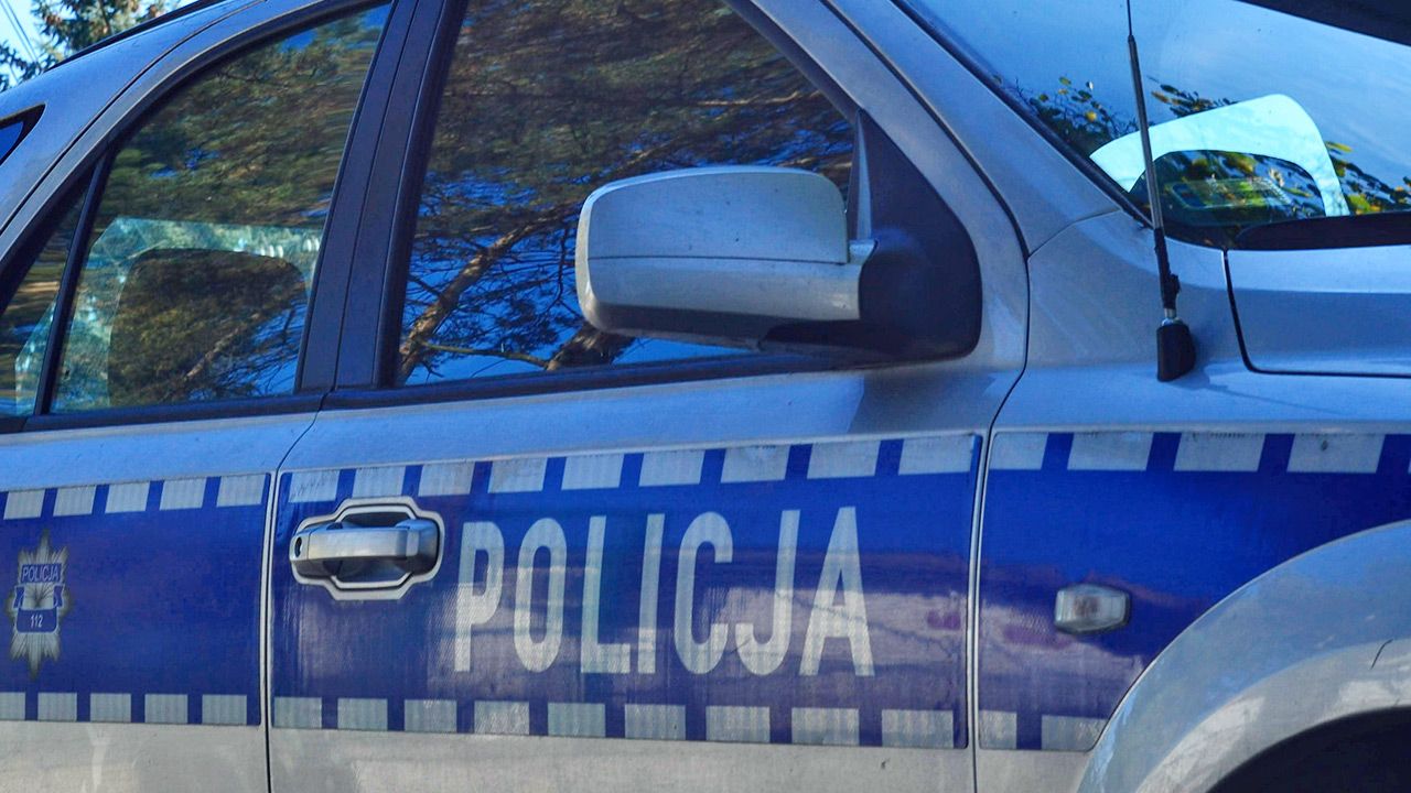 Policja szuka sprawcy napadu na placówkę bankową (fot. Shutterstock/Piotr Opoka) Policja szuka sprawcy napadu na placówkę bankową (fot. Shutterstock/Piotr Opoka)