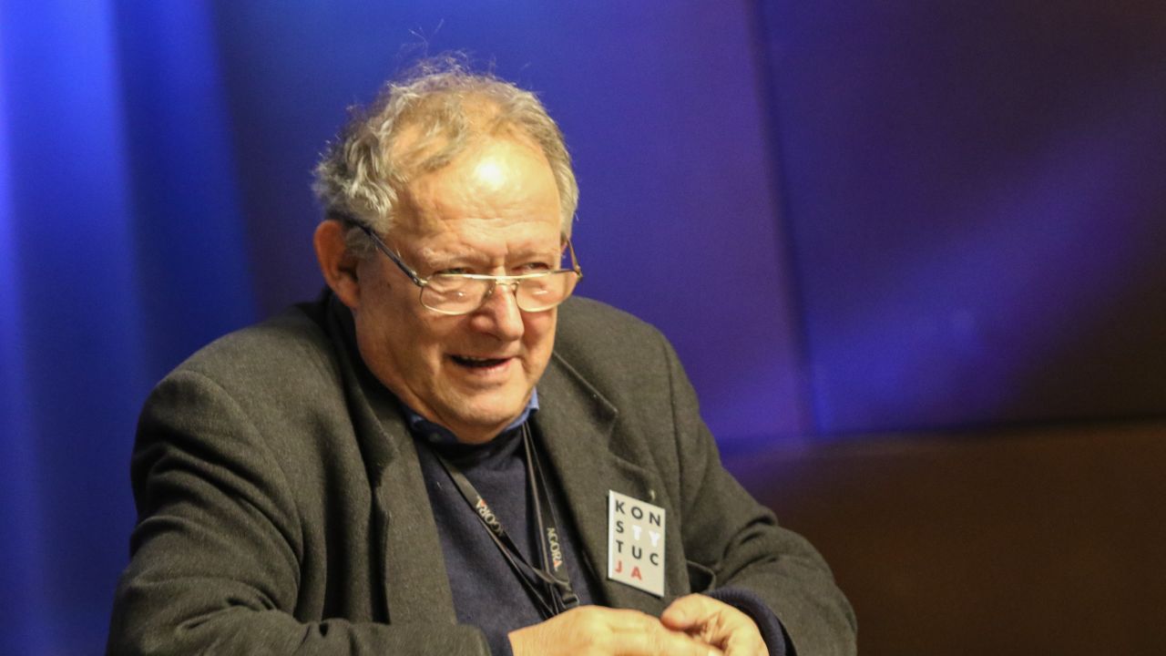 Nerwowo Na Spotkaniu Kod Jest Pan Glupim Chamem Tvp Info