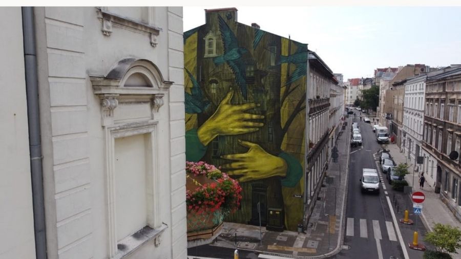 Antysmogowy mural na poprawić powietrze w centrum miasta (fot. Rada Osiedla Jeżyce/Facebook)