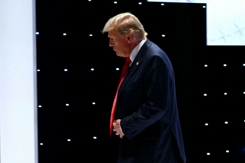 Кандыдат у прэзідэнты ад Рэспубліканскай партыі Дональд Трамп на дэбатах на выбарах 2024 года ў студыі CNN у Атланце, штат Джорджыя, ЗША. 27 чэрвеня 2024 года. (Фота: Andrew Caballero-Reynolds / AFP / East News)