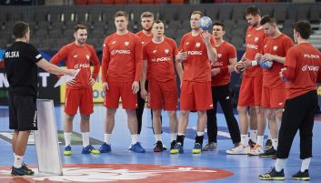 Polscy piłkarze ręczni już w kwietniu zagrają w prekwalifikacjach MŚ 2021 (fot. PAP / Adam Warżawa) Polscy piłkarze ręczni już w kwietniu zagrają w prekwalifikacjach MŚ 2021 (fot. PAP / Adam Warżawa)