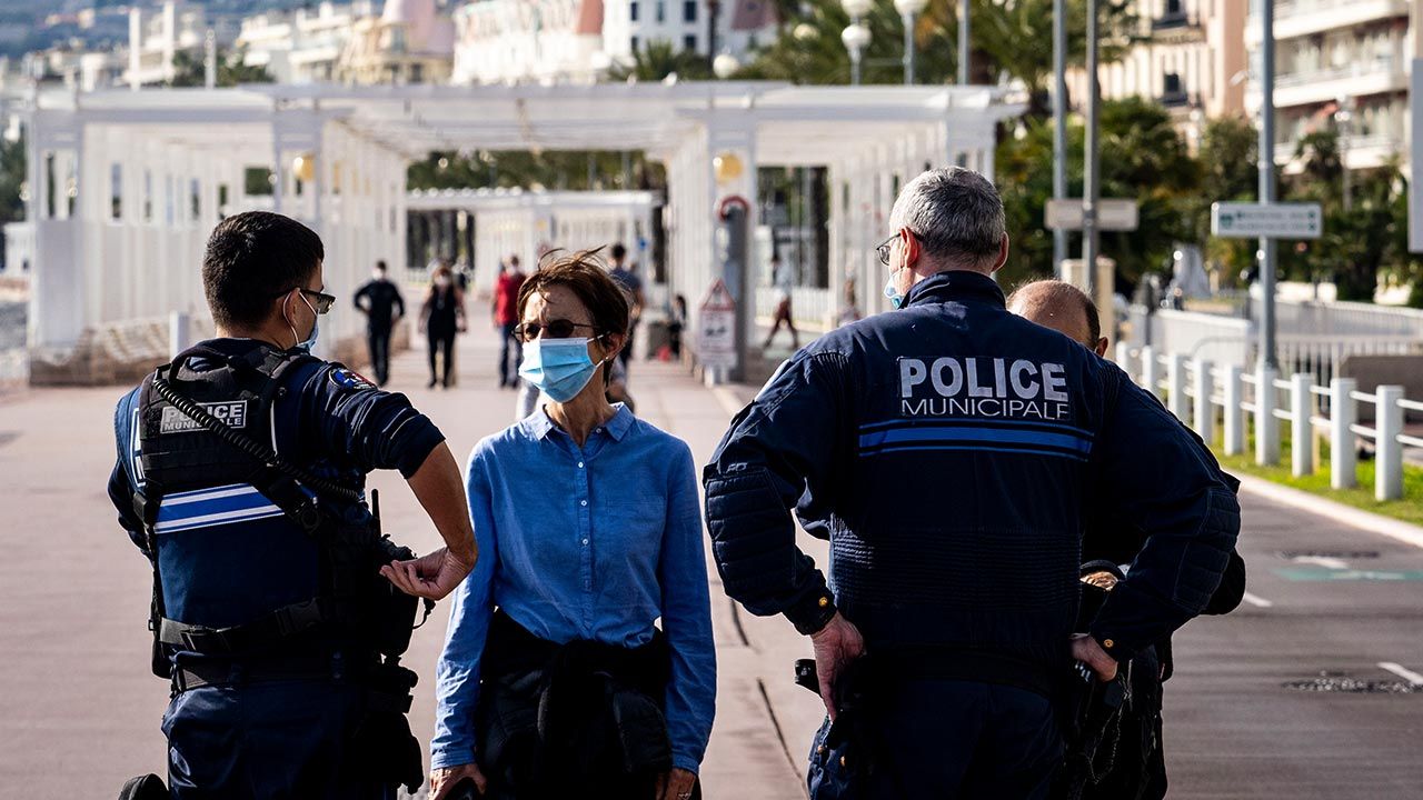 Kwestia procedury pojawiła się po serii spraw dot. przemocy ze strony policji (fot. Arnold Jerocki/Getty Images) Kwestia procedury pojawiła się po serii spraw dot. przemocy ze strony policji (fot. Arnold Jerocki/Getty Images)