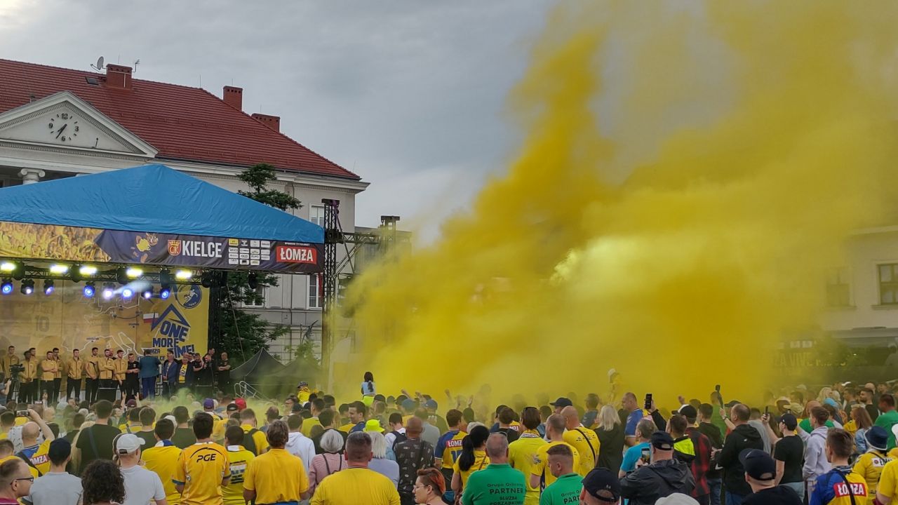 Kibice Łomży Vive Kielce powitali w mieście swoją drużynę – wicemistrzów Europy