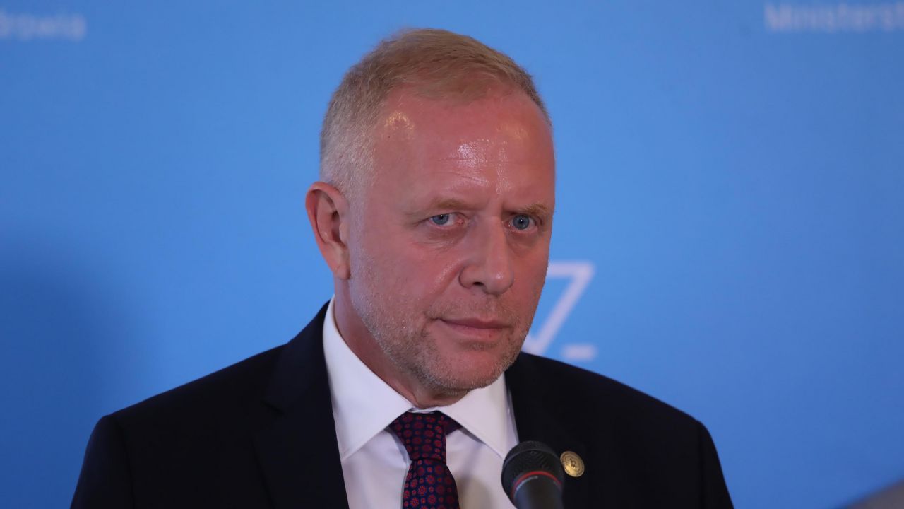 Prezes WLR Michał Sutkowski o obowiązku szczepień (fot. PAP/Tomasz Gzell) Prezes WLR Michał Sutkowski o obowiązku szczepień (fot. PAP/Tomasz Gzell)