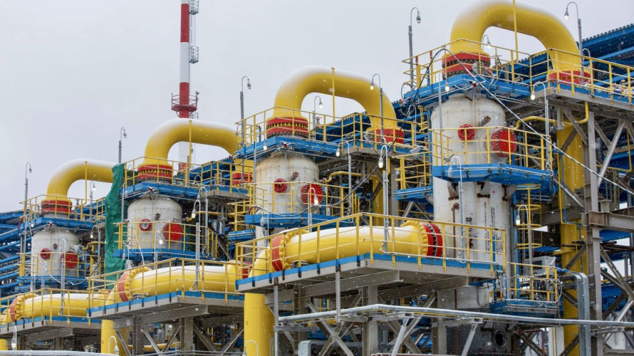 Separatory filtrujące na tłoczni gazu Gazprom PJSC Slavyanskaya (fot. A.Rudakov/Bloomberg/Getty Images)