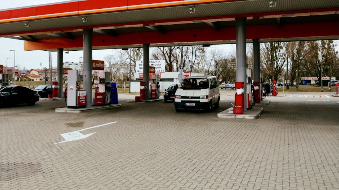 Dostawy paliw do Polski (fot. PAP/Albert Zawada)