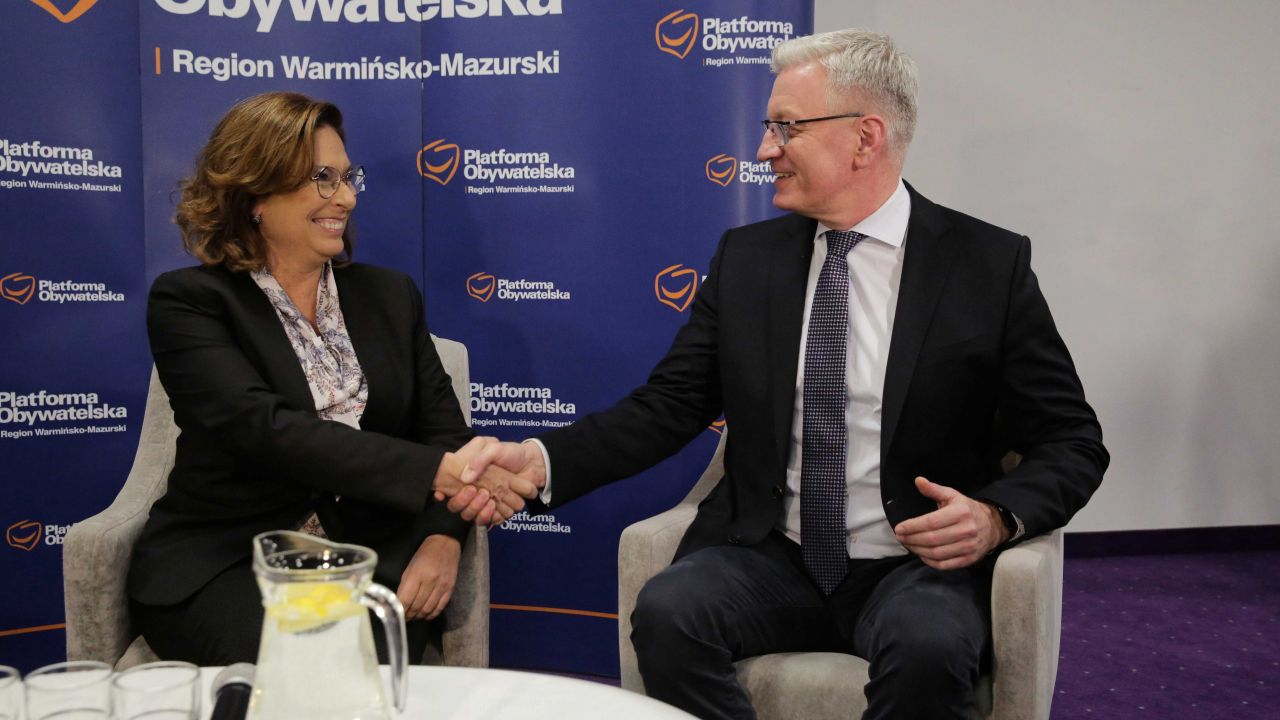 Kandydaci w prawyborach PO: Małgorzata Kidawa-Błońska i Jacek Jaśkowiak (fot. PAP/Tomasz Waszczuk) Kandydaci w prawyborach PO: Małgorzata Kidawa-Błońska i Jacek Jaśkowiak (fot. PAP/Tomasz Waszczuk)
