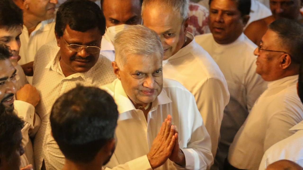 Nowy premier Sri Lanki Ranil Wickremesinghe (fot. PAP/EPA/CHAMILA KARUNARATHNE)