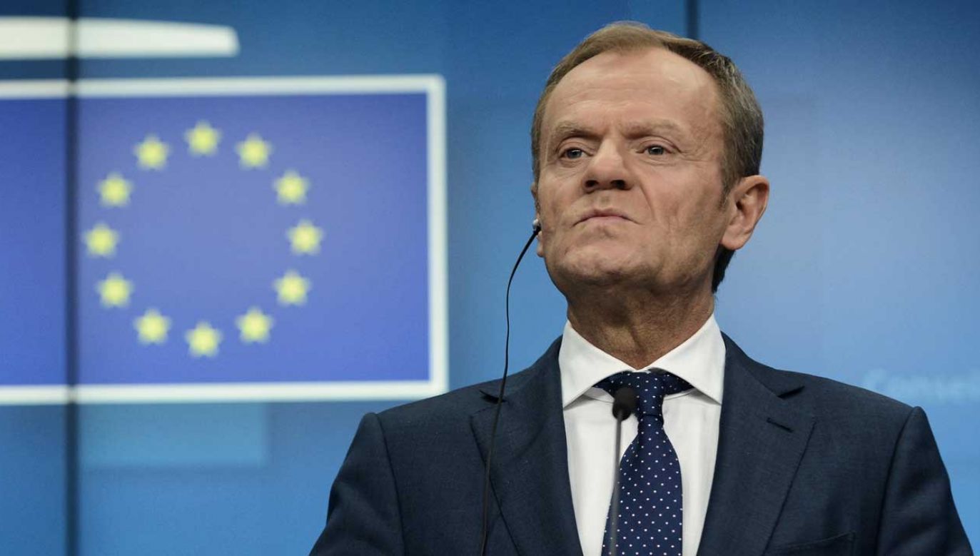 Tusk kontra Tusk. Lider PO na potrzeby kampanii znów straszy Polexitem (fot. PAP/Jakub Kamiński)