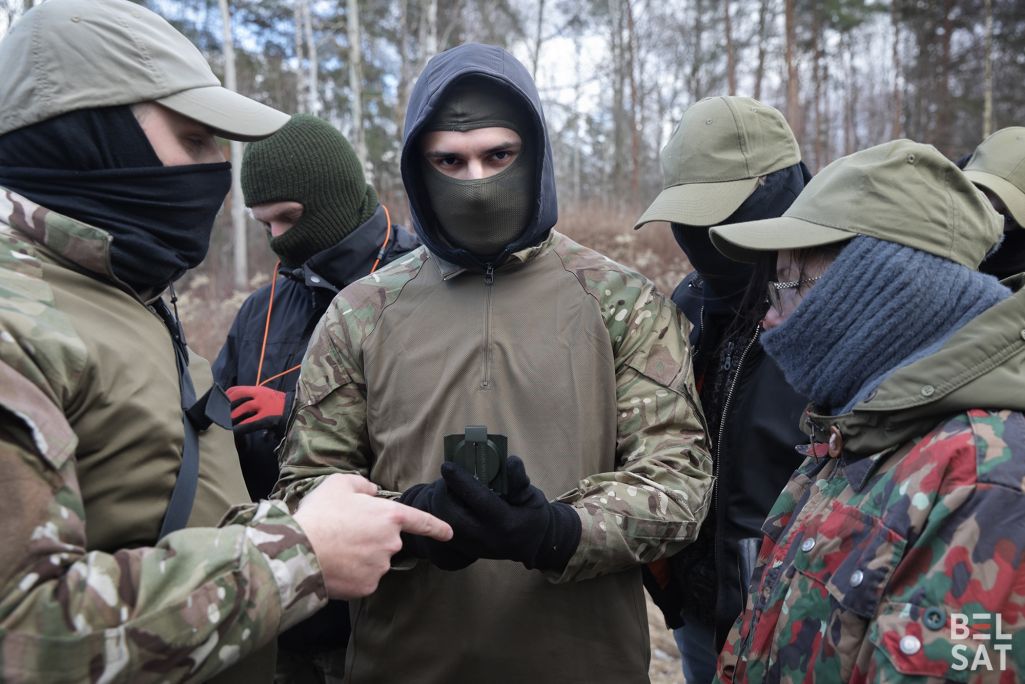 Палявыя вучэнні Варшаўскай харугвы Паспалітага рушання. 13 сакавіка 2023 года. (Фота: Аліса Ганчар / Белсат)