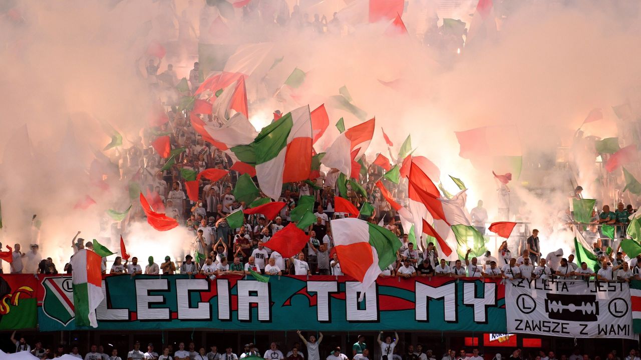 Legia Warszawa – Dinamo Zagrzeb (el. Ligi Mistrzów). Trybuny przy Łazienkowskiej zapełnią się kibicami