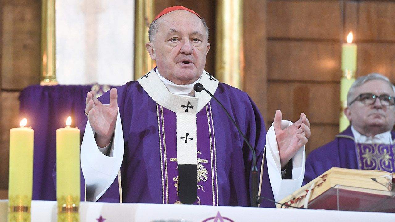 Hierarchowie poparli działania zmierzające ku temu, aby to rodzice mieli decydujący wpływ na kształtowanie swoich dzieci (fot. PAP/Piotr Nowak) Hierarchowie poparli działania zmierzające ku temu, aby to rodzice mieli decydujący wpływ na kształtowanie swoich dzieci (fot. PAP/Piotr Nowak)