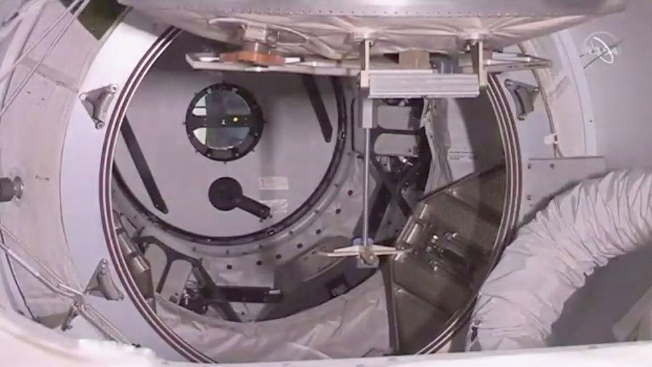 SpaceX zapewnia, że załogowa kapsuła jest najbezpieczniejszym pojazdem kosmicznym, jaki do tej pory powstał (fot. PAP/ EPA/NASA TV HANDOUT) SpaceX zapewnia, że załogowa kapsuła jest najbezpieczniejszym pojazdem kosmicznym, jaki do tej pory powstał (fot. PAP/ EPA/NASA TV HANDOUT)
