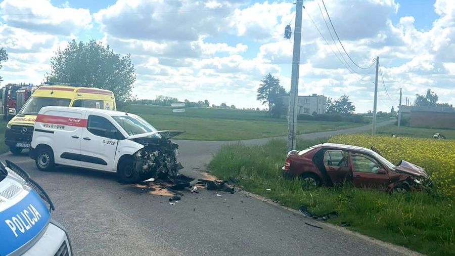 W wypadku ucierpiały 4 osoby (fot. KPP Kutno)