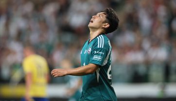 Skład Legii Warszawa na mecz z AEK-iem Larnaka zaskoczy? Wojskowi mają przed sobą perspektywę dokonania... cudu (fot: PAP)