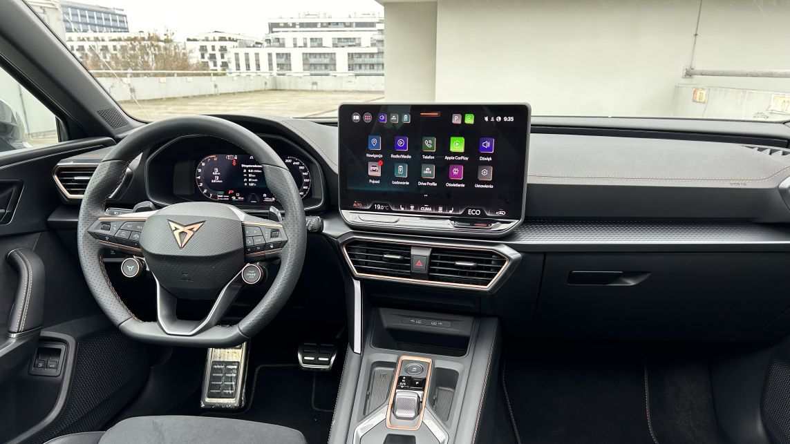 Test Cupra Leon Sportstourer 1.5 e-Hybrid 272 KM - deska rozdzielcza