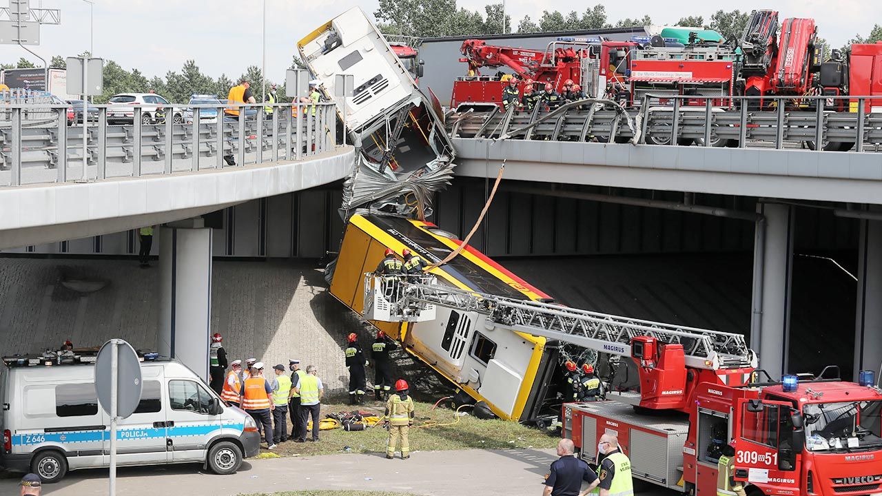 Do tragicznego wypadku autobusu w Warszawie doszło w czerwcu 2020 roku (fot. PAP/Paweł Supernak)
