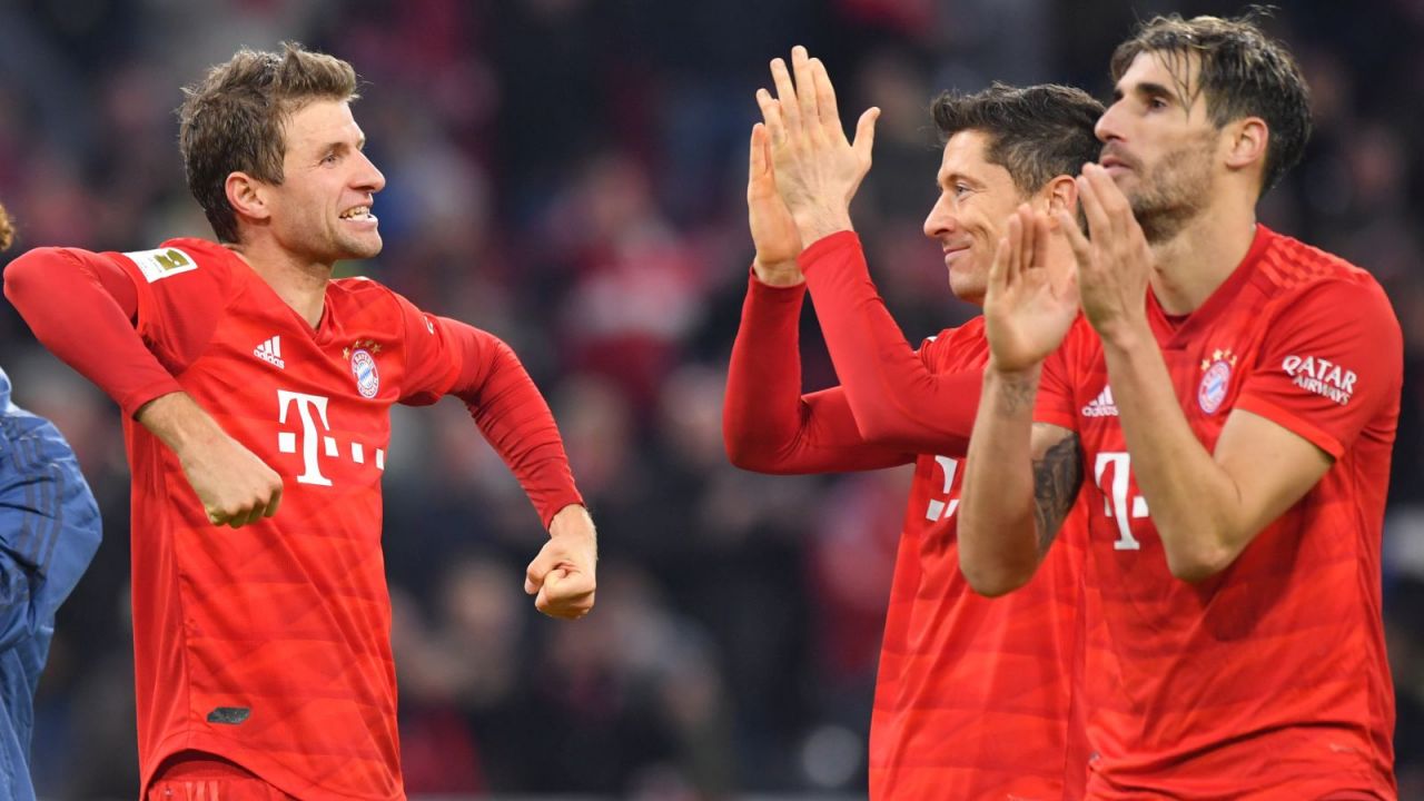 Thomas Mueller, Robert Lewandowski i Javi Martinez (fot. Getty)