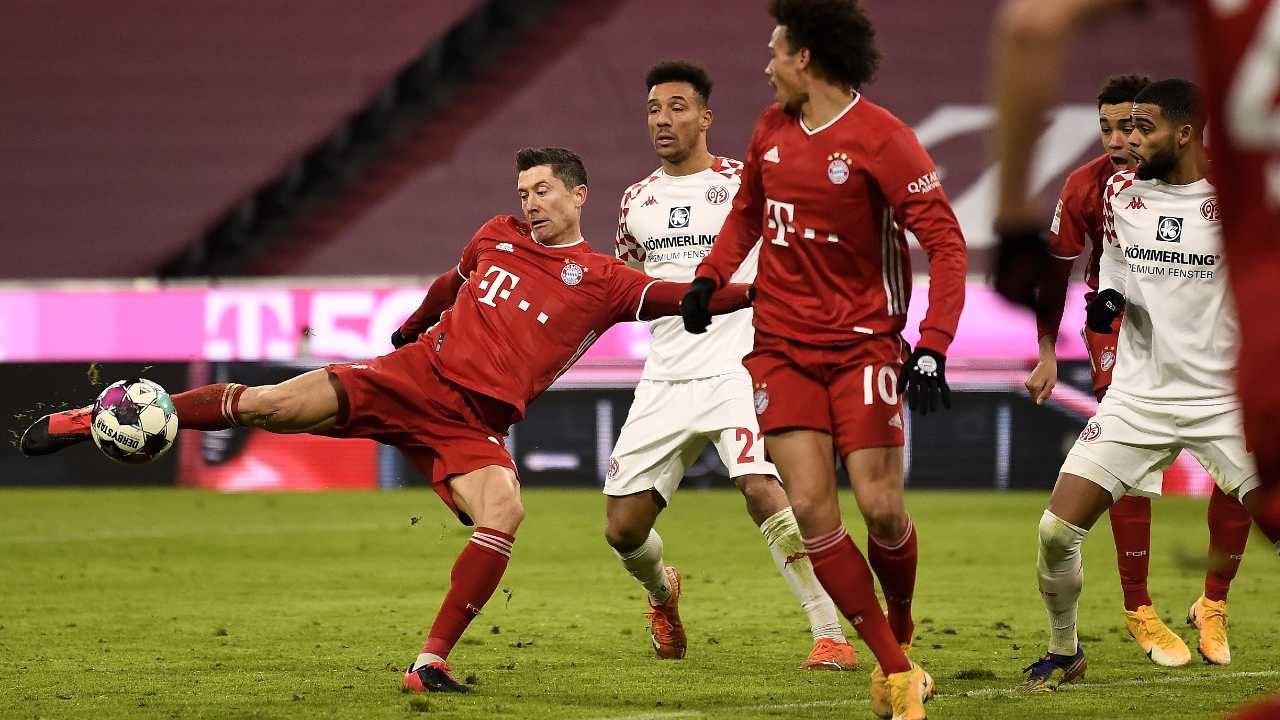 Bundesliga: Robert Lewandowski strzelił dwa gole w meczu ...