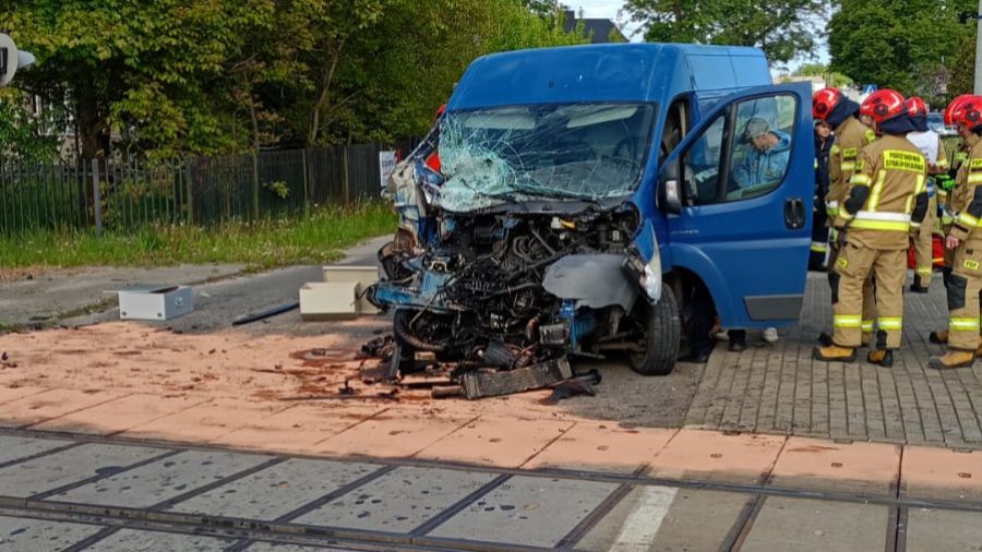Zderzenia z busa z lokomotywą. Sekundy od tragedii/Fot. PSP Brzeziny 