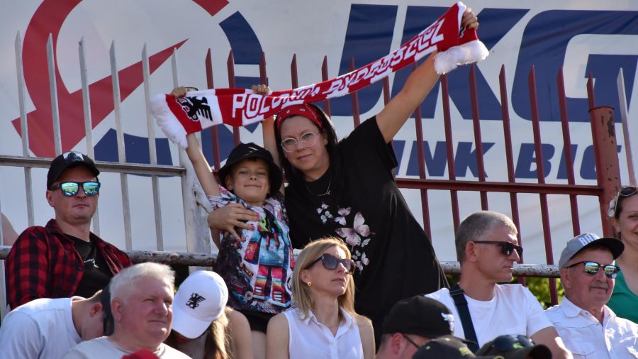 Mecz Polonii z Unią Tarnów przyciągnął rzesze fanów żużla. Wasze emocje, barwy i doping – wszystko zostało uwiecznione. Przejrzyj galerię z trybun i sprawdź, czy jesteś na zdjęciach (fot. Anna Kopeć)