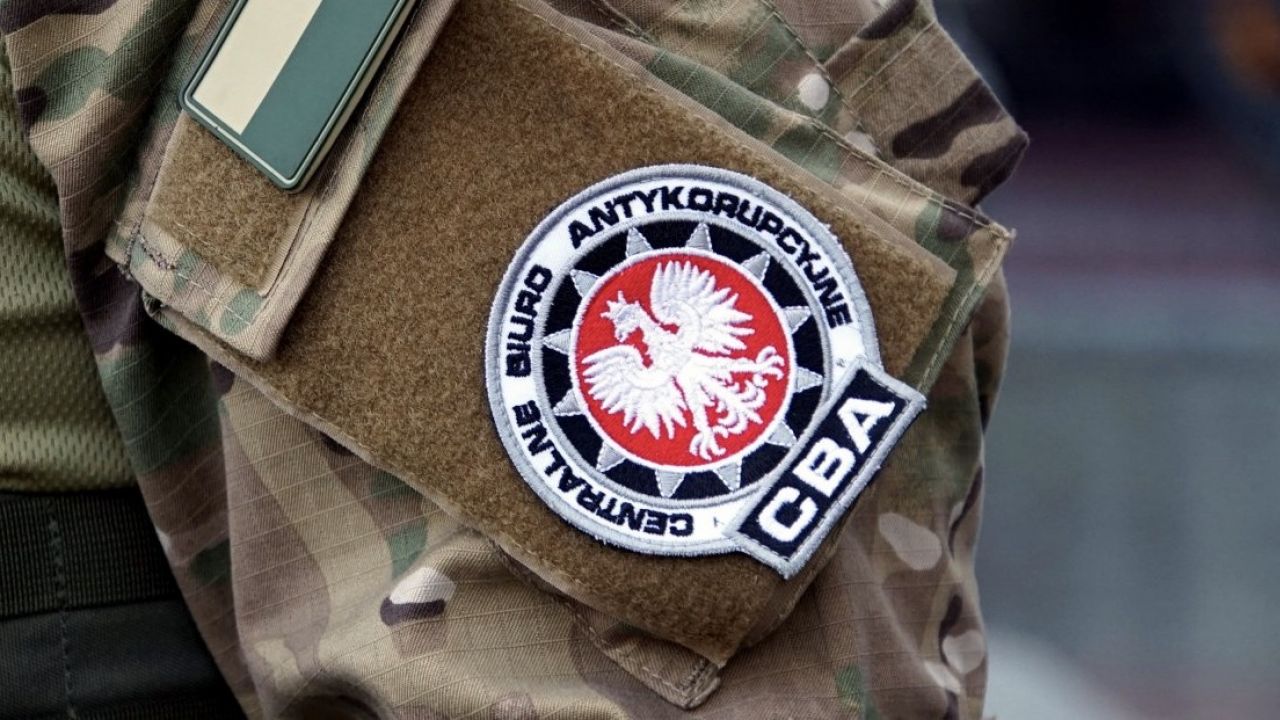 CBA nigdy nie prosi o przekazanie pieniędzy i nigdy nie dzwoni z takim żądaniem – podkreśla Biuro (fot. CBA) CBA nigdy nie prosi o przekazanie pieniędzy i nigdy nie dzwoni z takim żądaniem – podkreśla Biuro (fot. CBA)