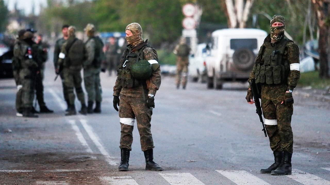 Rosjanie narzekają na ciągłe ataki (fot. Forum/Reuters/ ALEXANDER ERMOCHENKO)