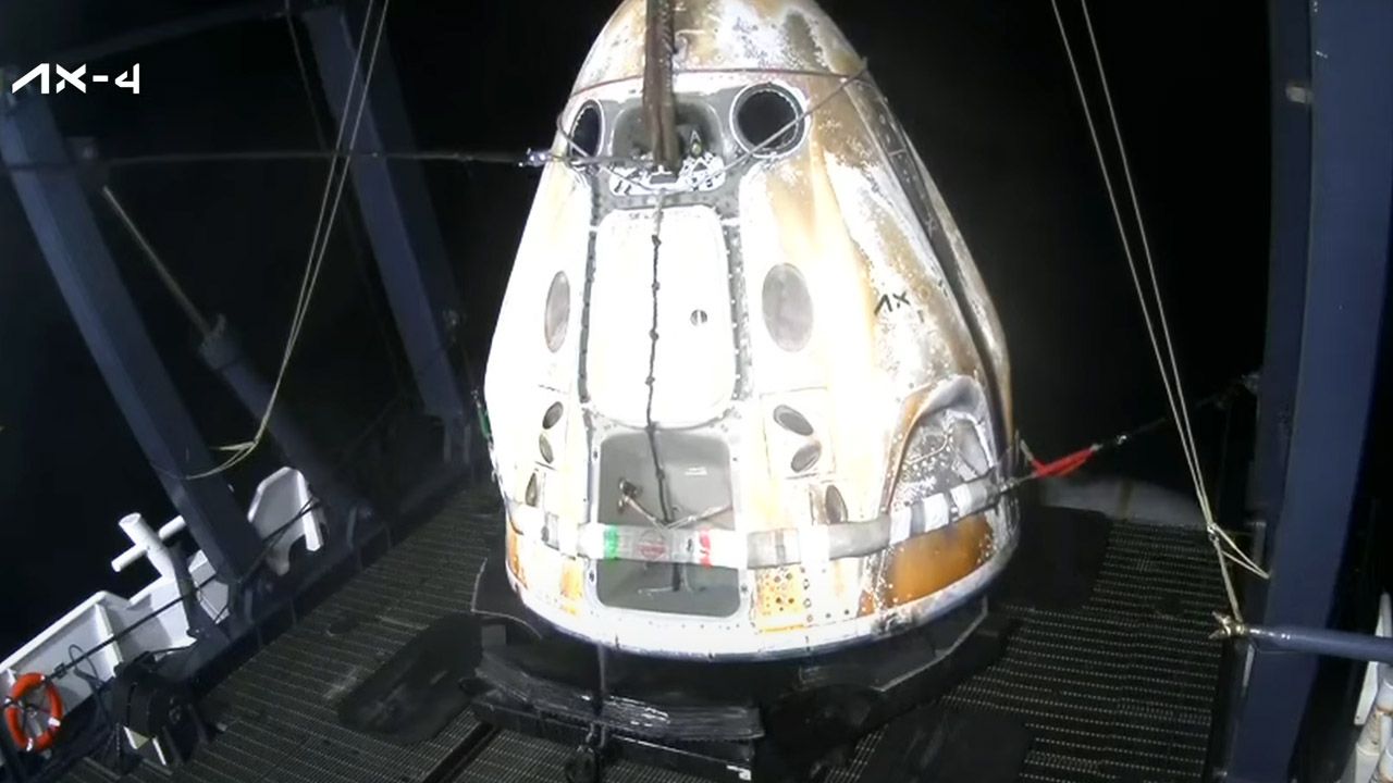 Koniec kosmicznej misji Ax-4 z Polakiem na pokładzie. Kapsuła Dragon Grace wylądowała na wodach Pacyfiku, u wybrzeży Kalifornii. Operacja powrotu astronaut&oacute;w z Międzynarodowej Stacji...