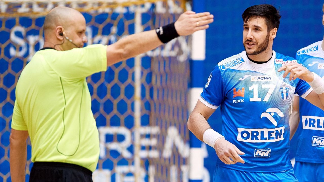 ZPRP i Superliga trzymają w tajemnicy nazwiska sędziów niedzielnego meczu między Łomżą Vive a Orlen Wisłą (fot. PAP / Adam Warżawa)