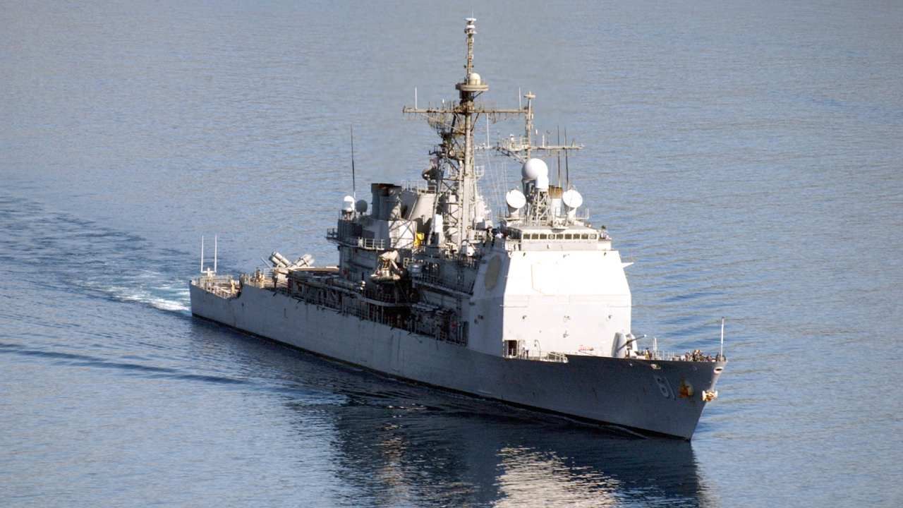 Krążownik pocisków kierowanych USS Monterey (fot. Wikimedia Commons/Marynarka Wojenna Stanów Zjednoczonych, Paul Farley) Krążownik pocisków kierowanych USS Monterey (fot. Wikimedia Commons/Marynarka Wojenna Stanów Zjednoczonych, Paul Farley)