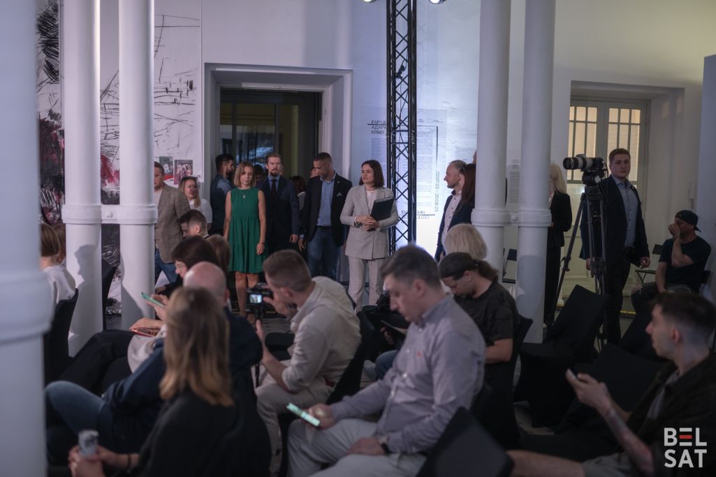 Здымак мае ілюстрацыйны характар. Слуханні справаздачы Аляксандра Азарава, чальца Аб’яднанага пераходнага кабінету, у Каардынацыйнай радзе. Варшава, Польшча. 5 жніўня 2023 года. (Фота: Карына Пашко / Белсат)