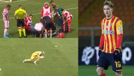 Bramkarz Vicenzy, Nikita Contini został trafiony petardą. W 83. minucie na boisku pojawił się Marcin Listkowski (fot. YouTube/Twitter)