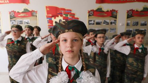 Беларускія піянеры ў форме ў стылі мілітары. Здымак мае ілюстрацыйны характар. Фота: Беларусь Сегодня 