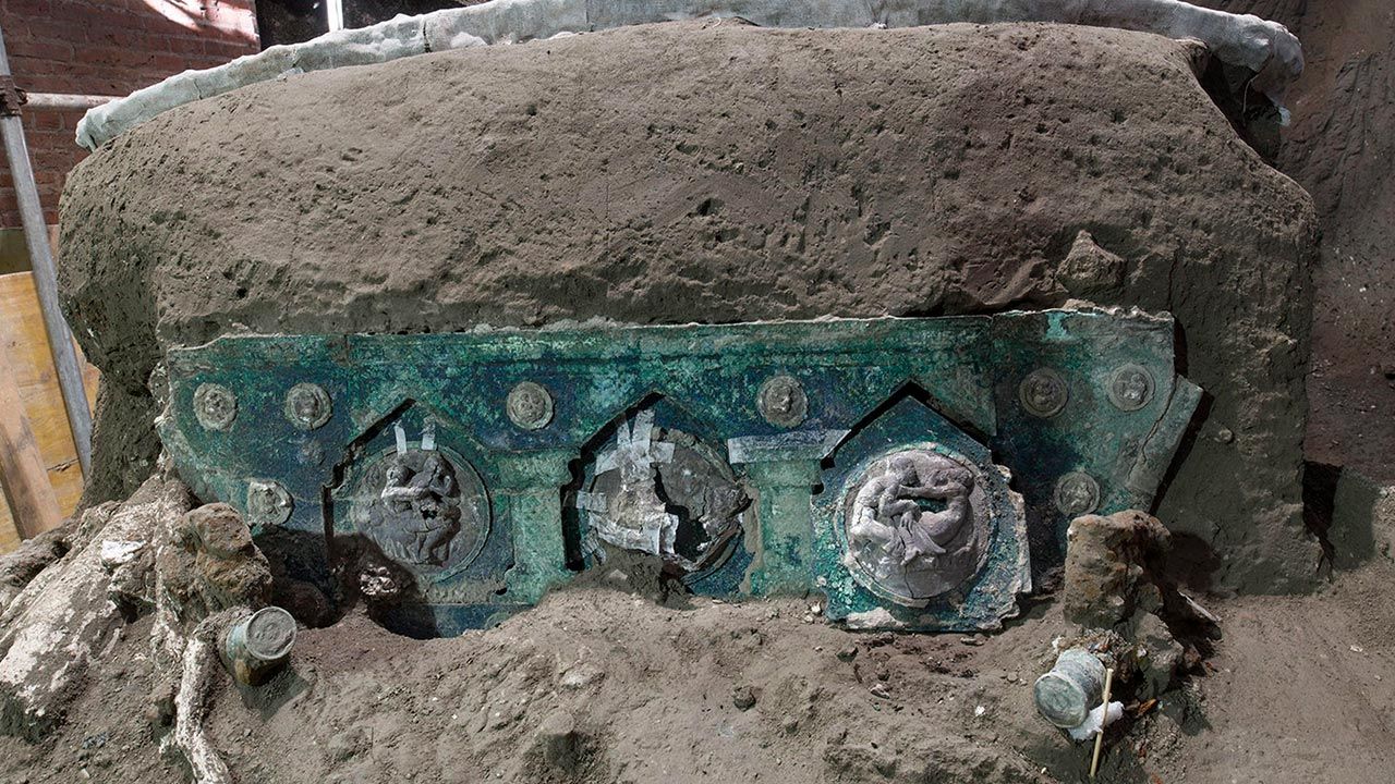 Cudem udało się na czas dotrzeć do tego znaleziska i uprzedzić złodziei (fot. PAP/EPA/Press Office of the Archaeological Park of Pompeii HANDOUT) Cudem udało się na czas dotrzeć do tego znaleziska i uprzedzić złodziei (fot. PAP/EPA/Press Office of the Archaeological Park of Pompeii HANDOUT)