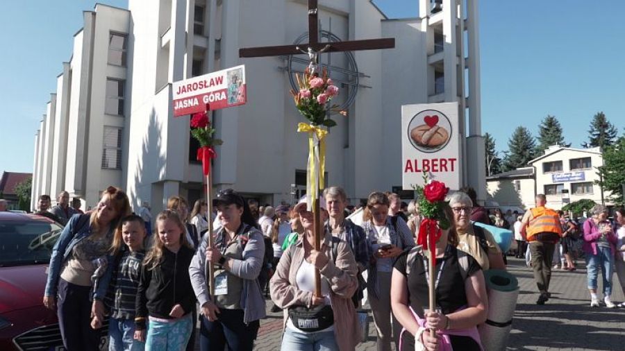 Pielgrzymi z Podkarpacia w drodze do Częstochowy