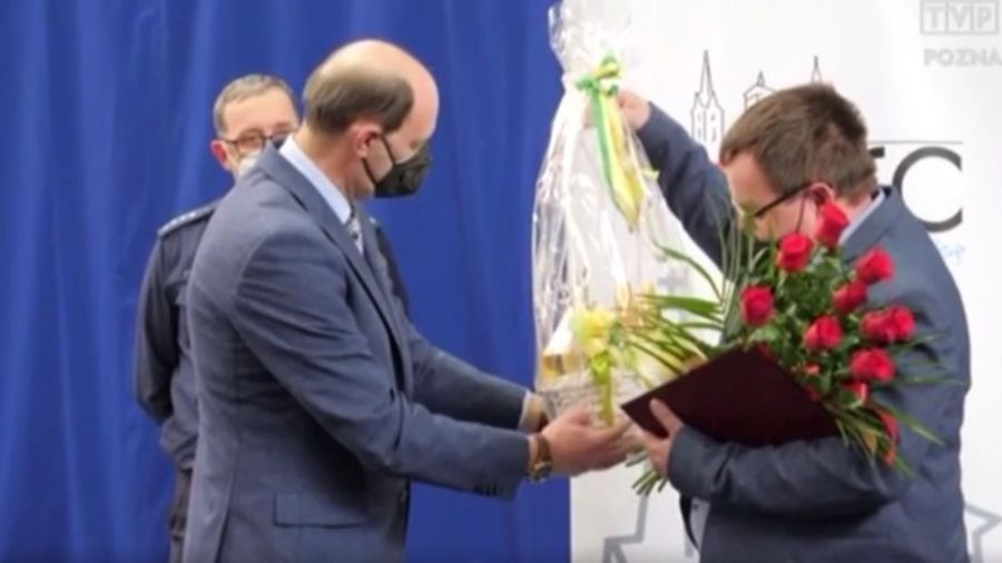 Pomógł ofiarom wypadku. Podziękowania dla strażaka z Ponieca
