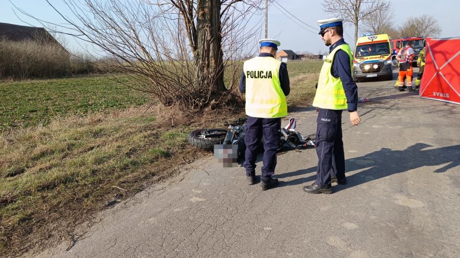 Łęki Wielkie – Wolkowo - wypadek motocyklisty - powiat grodziski - nie żyje 29-latek - KPP PSP Grodzisk Wlkp. - KPP Grodzisk Wlkp. (fot. KPP Grodzisk Wlkp.)