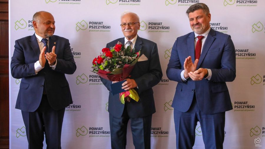Jan Nowak - właściciel piekarni z Brzeźc otrzymał Odznakę Honorową za Zasługi dla Województwa Śląskiego Fot. Powiat Pszczyński