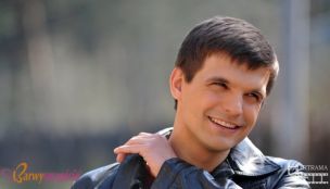 Każdy wyjazd kończył się ślubem - rozmowa z Sebastianem Cybulskim