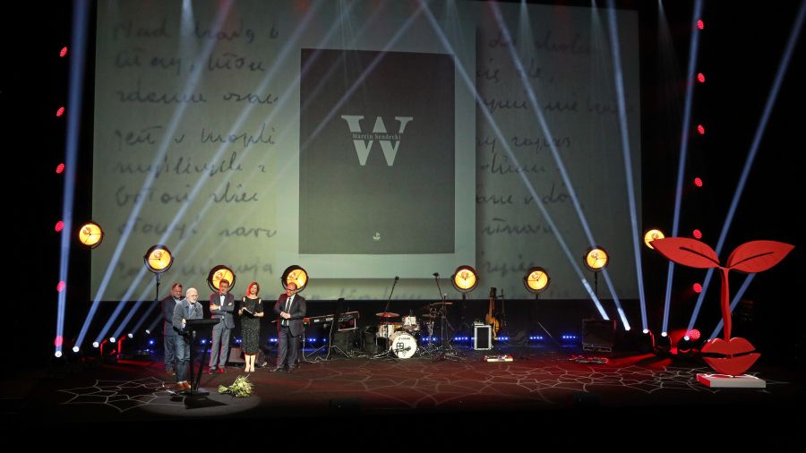 Doroczna międzynarodowa nagroda literacka, przyznawana przez Fundację Wisławy Szymborskiej za książkę poetycką wydaną po polsku w roku poprzedzającym jej przyznanie, została ustanowiona na mocy testamentu zmarłej 1 lutego 2012 r. noblistki. 