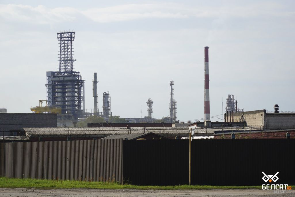 Завод «Нафтан», предприятие, нефтеперерабатывающий завод, нефть, нефтепродукты, Новополоцк, Беларусь (Фота: Агата Квяткоўская / Белсат)