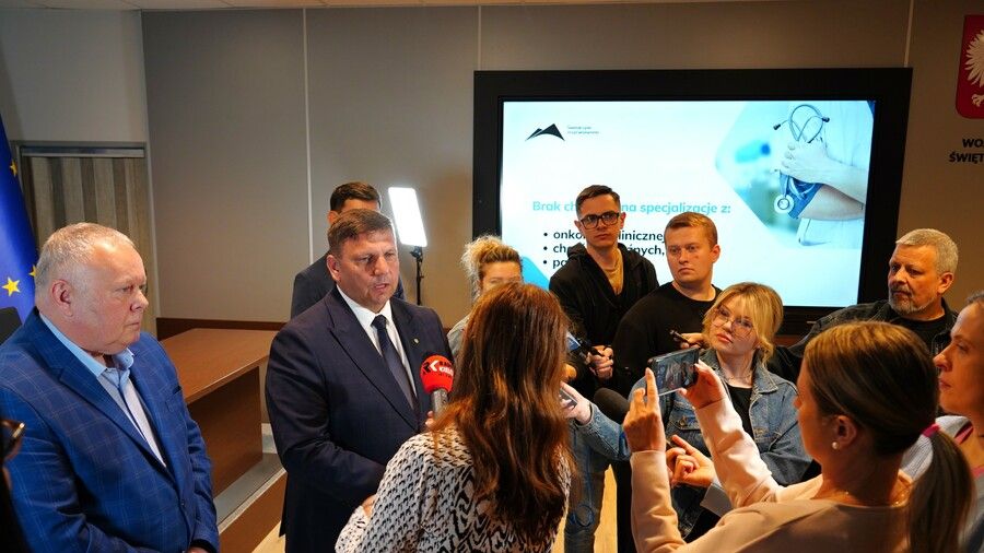 60 nowych lekarzy rezydentów będzie pracowało w świętokrzyskich szpitalach - poinformowano podczas konferencji w Świętokrzyskim Urzędzie Wojewódzkim