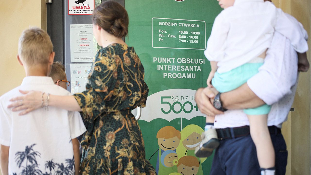 Grabiec zarzucił TVP manipulację w sprawie 500+. Zacytowaliśmy jego wypowiedź dla innej stacji (fot. PAP/Leszek Szymański) Grabiec zarzucił TVP manipulację w sprawie 500+. Zacytowaliśmy jego wypowiedź dla innej stacji (fot. PAP/Leszek Szymański)