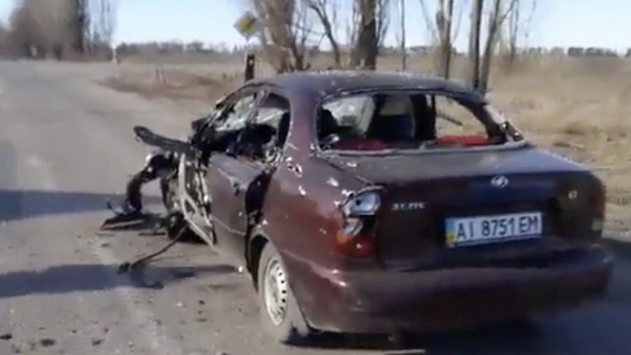 Kierowca i pasażerka zginęli na miejscu (fot. tt/@EliotHiggins)