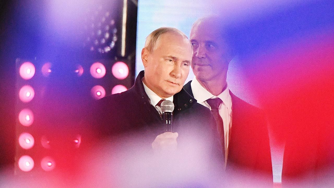 Władimir Putin za niepowodzenie na froncie obwinia wojskowych (fot. PAP/EPA/MAKSIM BLINOV/SPUTNIK/KREMLIN POOL)