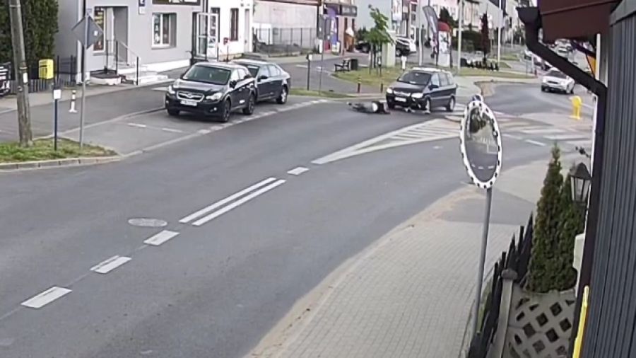 Potrącenie na rondzie w Świeciu