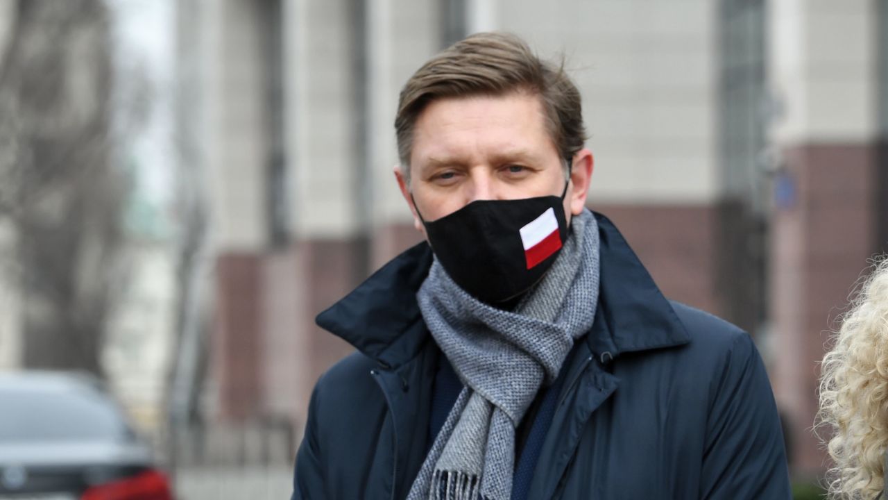Andrzej Rozenek na konferencji prasowej 3 marca (fot. PAP/Radek Pietruszka) Andrzej Rozenek na konferencji prasowej 3 marca (fot. PAP/Radek Pietruszka)